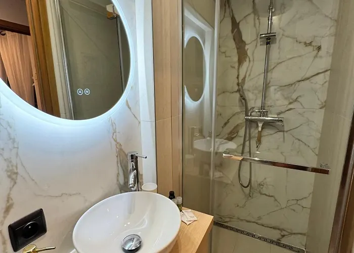 Le Cocon Marin , Vue , Clim , Parking , Piscine Appartement *