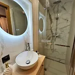 Le Cocon Marin , Vue , Clim , Parking , Piscine Апартаменти *