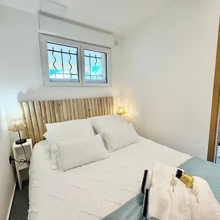 Le Cocon Marin , Vue , Clim , Parking , Piscine *