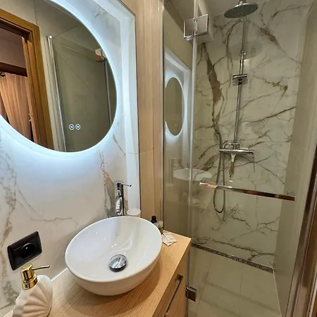 Le Cocon Marin , Vue , Clim , Parking , Piscine Apartment *