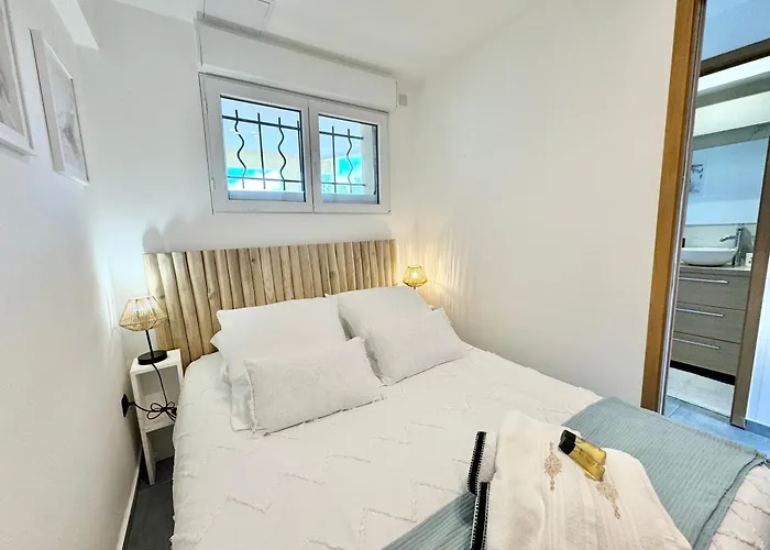 Le Cocon Marin , Vue , Clim , Parking , Piscine *