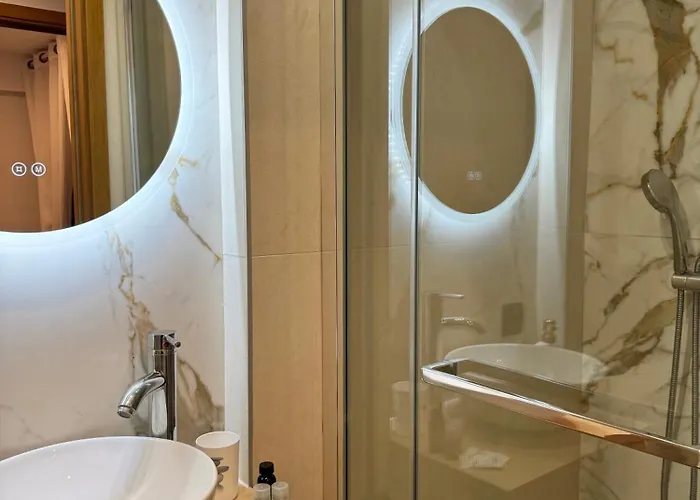 Le Cocon Marin , Vue , Clim , Parking , Piscine 昂蒂布